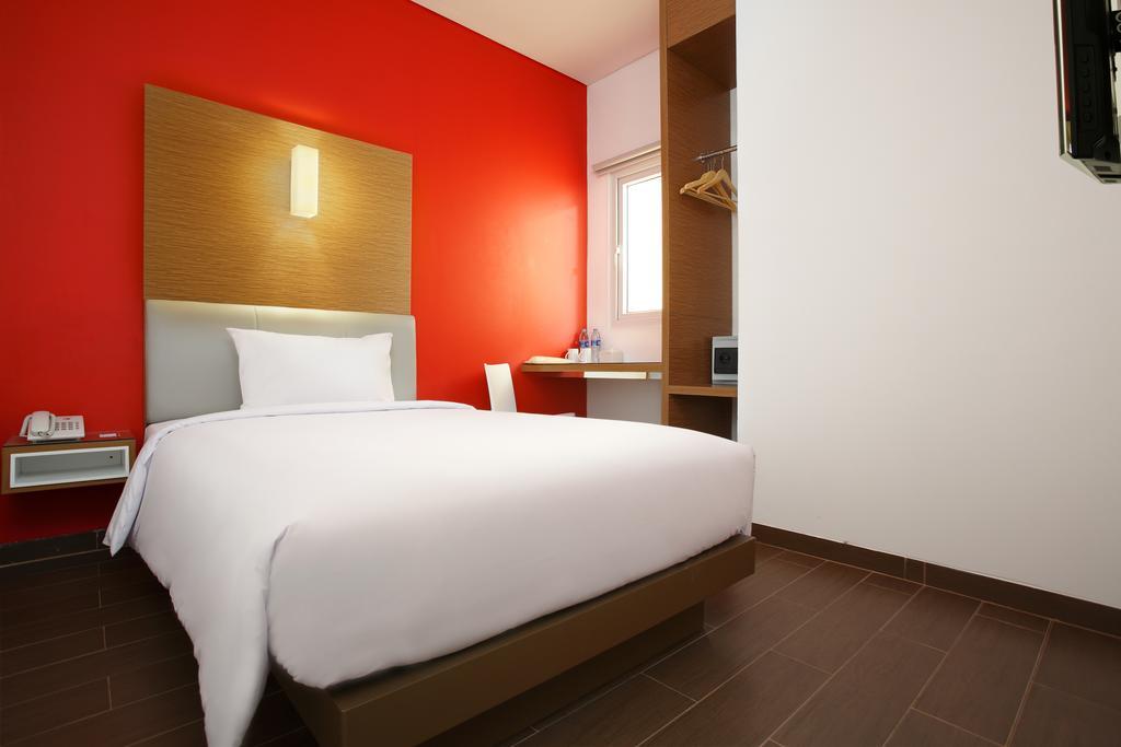 Amaris Hotel Cilegon Exteriör bild
